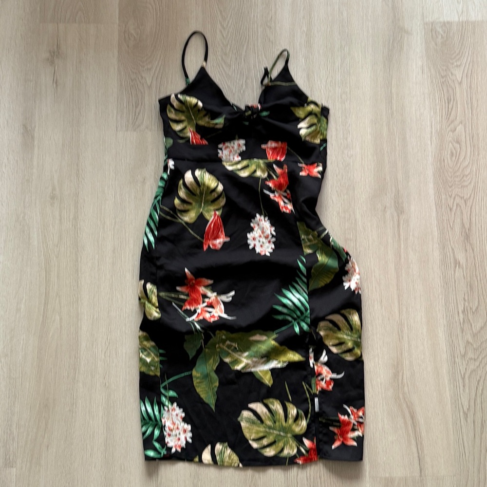 ONE CLOTHING L.A. Midi Dress w/Keyhole Opening, Tie Front Bow, Side Slit -Size M